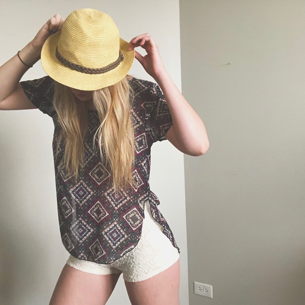 LIVING DOLL/ sheer high-low bohemian tee